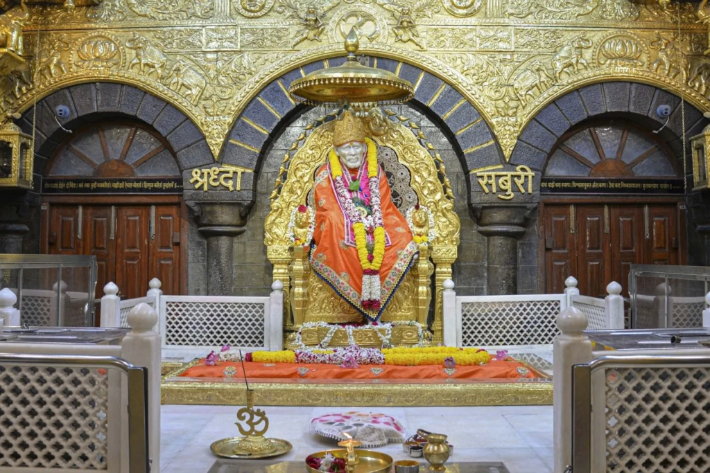 Shiridi Sai Baba full view